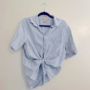 Button up Men’s T-shirt, size XL but runs small